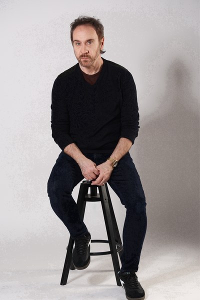Doug Gillard studio portrait